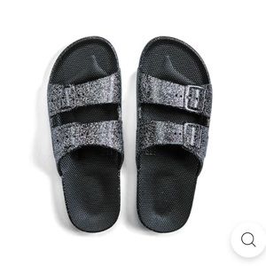 NWOT! Freedom Moses Two Band Slides Size 36-37 Color: Celeste Black